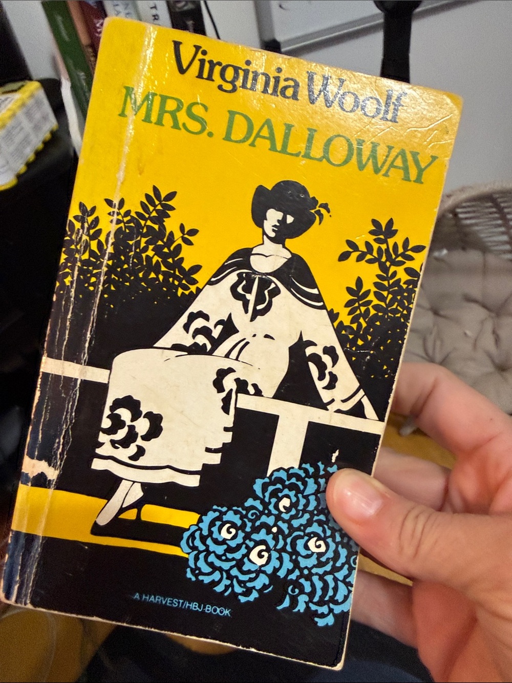 Virginia Woolf - Mrs. Dalloway (Yellow Cover)